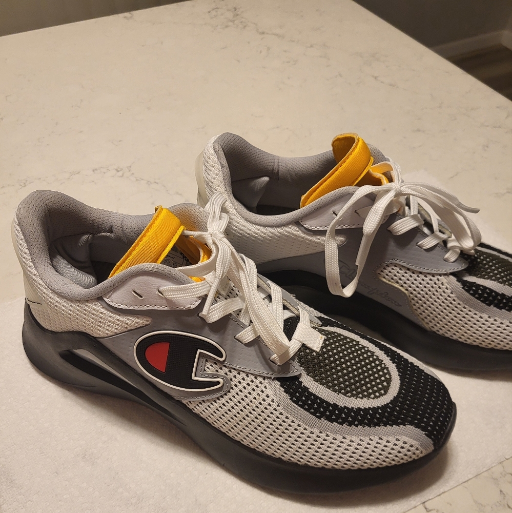 Men Champion tennis shoes